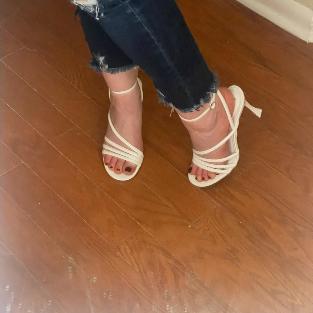 NWOT Zara White Open Toe Sandal w Cool Shape, Sturdy Heel sz 7 SS2024 Still ⚡️